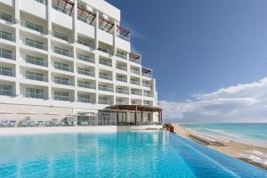 Bazén v ubytování Sun Palace - All Inclusive Adults Only nebo v jeho okolí