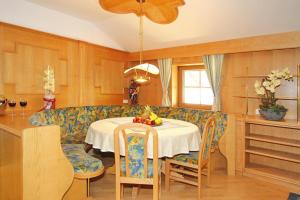 Posezení v ubytování Apartment in Mühltal near Wilder Kaiser Ski Area