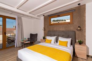 Posteľ alebo postele v izbe v ubytovaní Rooftop apartment,in the heart of old town!