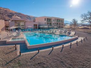 The Moab Resort, WorldMark Associate tesisinde veya buraya yakın yüzme havuzu