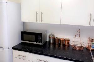 Modern Serviced Lovely One Bedroom Apartment.