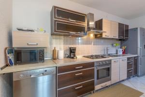 Kuchyňa alebo kuchynka v ubytovaní Apartment Teri