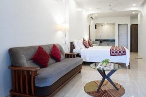 Гостиная зона в SHANU'S SEASIDE INN - A Family-Run Guesthouse just 100 metres from Candolim Beach