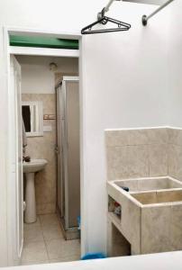 Ένα μπάνιο στο Apartamento amoblado en La Tebaida, Quindio