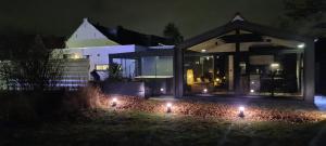 Gallery image of B&B het duinhuisje met jacuzzi, gratis parkeren, 2 fietsen te leen, airco in Zandvoort +44 photos