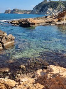 Fotografia z galérie ubytovania Appartement Cala Blanca v destinácii Jávea
