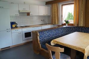 Kuchyňa alebo kuchynka v ubytovaní Haus Tiroler Heimat
