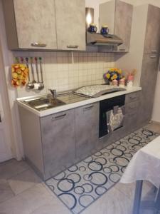 A kitchen or kitchenette at Casa Al Castello