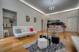 Kuchyň nebo kuchyňský kout v ubytování Old Town Luxury 3 Beds