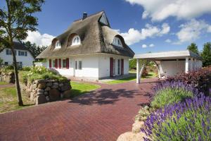 Το κτήριο όπου στεγάζεται  η παραθεριστική κατοικία