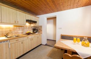 Kuchnia lub aneks kuchenny w obiekcie Appartement Jägerhof