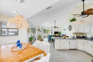 Gallery image of The Anchor House in Marathon