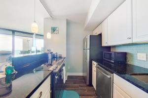 A kitchen or kitchenette at Ocean Forest