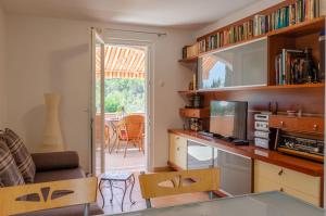 Et opholdsområde på Apartments Namoru Gradina