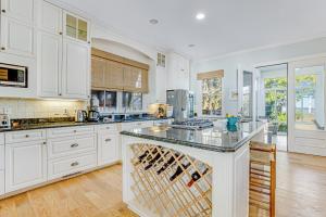 Gallery image of Tradewinds in Folly Beach