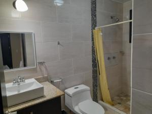Koupelna v ubytování Tu casa Menus de Boquete te espera