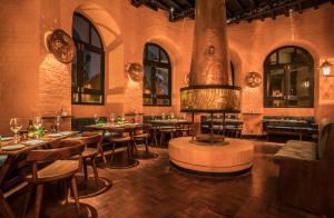 Svetainės erdvė apgyvendinimo įstaigoje Hotel Yak & Yeti