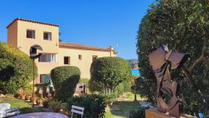 Vonkajšia záhrada v ubytovaní Casa con jardín a 25 metros de la playa. LA T.