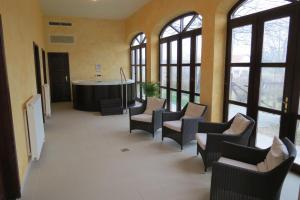 Posezení v ubytování Sarlóspuszta Club Hotel