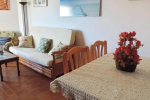 Galeriebild der Unterkunft AT017 Primera línea de la playa, piscina, vistas mar in Creixell