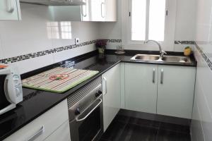 Galeriebild der Unterkunft AT017 Primera línea de la playa, piscina, vistas mar in Creixell + 12 Fotos