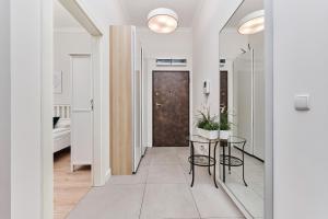 Fotografia z galérie ubytovania City Center Railway Station Apartment Piłsudskiego by Noclegi Renters vo Vroclavi