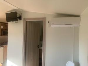 TV a/nebo společenská místnost v ubytování Camping Ezcaba