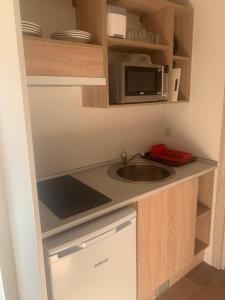 Kuchyň nebo kuchyňský kout v ubytování Camping Ezcaba