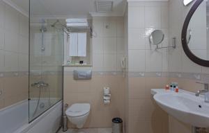 Koupelna v ubytování Sultan Sipahi Resort Hotel