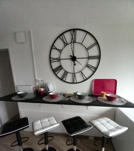 Fotografie z fotogalerie ubytování Hyper centre, appart F2 refait à neuf (TV+++) v destinaci Vire