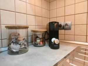 Kuchyňa alebo kuchynka v ubytovaní Sage Palm Apartment BY NAMASTE ELITE