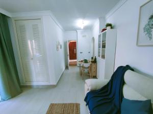 Posedenie v ubytovaní Sage Palm Apartment BY NAMASTE ELITE