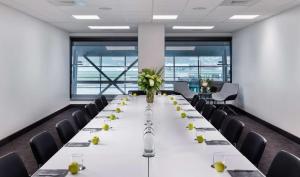 Área de negócios e/ou sala de conferências em Rydges Wellington Airport