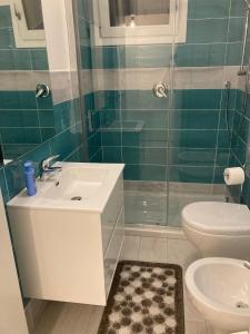 Vonios kambarys apgyvendinimo įstaigoje Aqualife luxury apartment