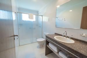 Um banheiro em Complexo Eco Cataratas Resort by SJ