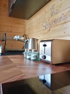 Η κουζίνα ή μικρή κουζίνα στο Skye Coorie Cabin