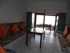 Zona d'estar a Shore Breakers