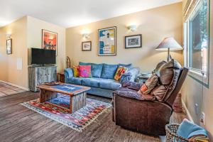 Μια τηλεόραση ή/και κέντρο ψυχαγωγίας στο Solano Vallejo 3343