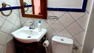 A bathroom at Neólida