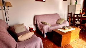 A seating area at Neólida