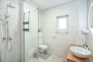 Bilik mandi di House Forest Queen +51 gambar