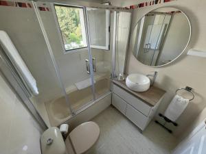 Łazienka w obiekcie Residencial las Flores Marbella