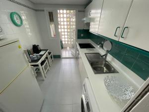 Kuchnia lub aneks kuchenny w obiekcie Residencial las Flores Marbella