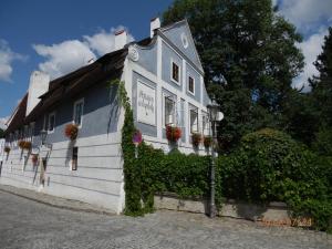 Hoone, kus külalistemaja asub