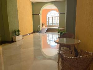 Część wypoczynkowa w obiekcie Residencial las Flores Marbella