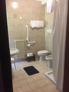 Koupelna v ubytování Hotel Davost