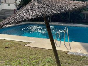 Basen w obiekcie Residencial las Flores Marbella lub w pobliżu