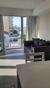 Χώρος καθιστικού στο Amanecerpuertomadryn 2