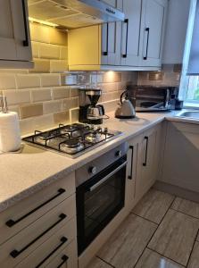 Nhà bếp/bếp nhỏ tại Apartment 11, Mirfield, West Yorkshire