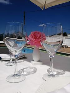 Nápoje v ubytování Uxarte -Alojamiento, restaurante y piscinas